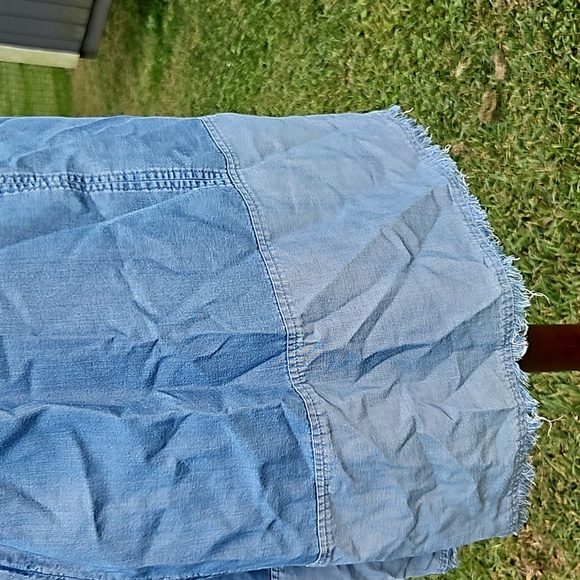 J. Jill Denim Two-Toned Indigo Sleeveless Tunic - Picture 2 of 6